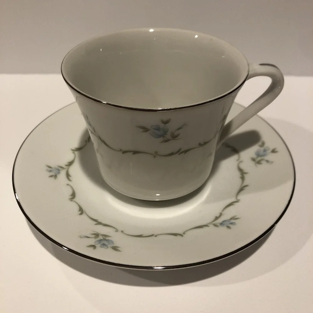 WYNDHAM Fine China Tea Cup &‎ Saucer Abby #640 Blue Flowers Platinum Trim
